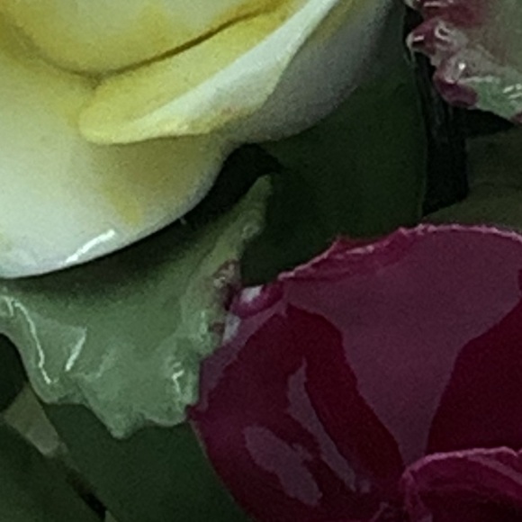 Aynsley England Hand Modeled and Painted Fine Bone China Flower Bouquet - Picture 13 of 15